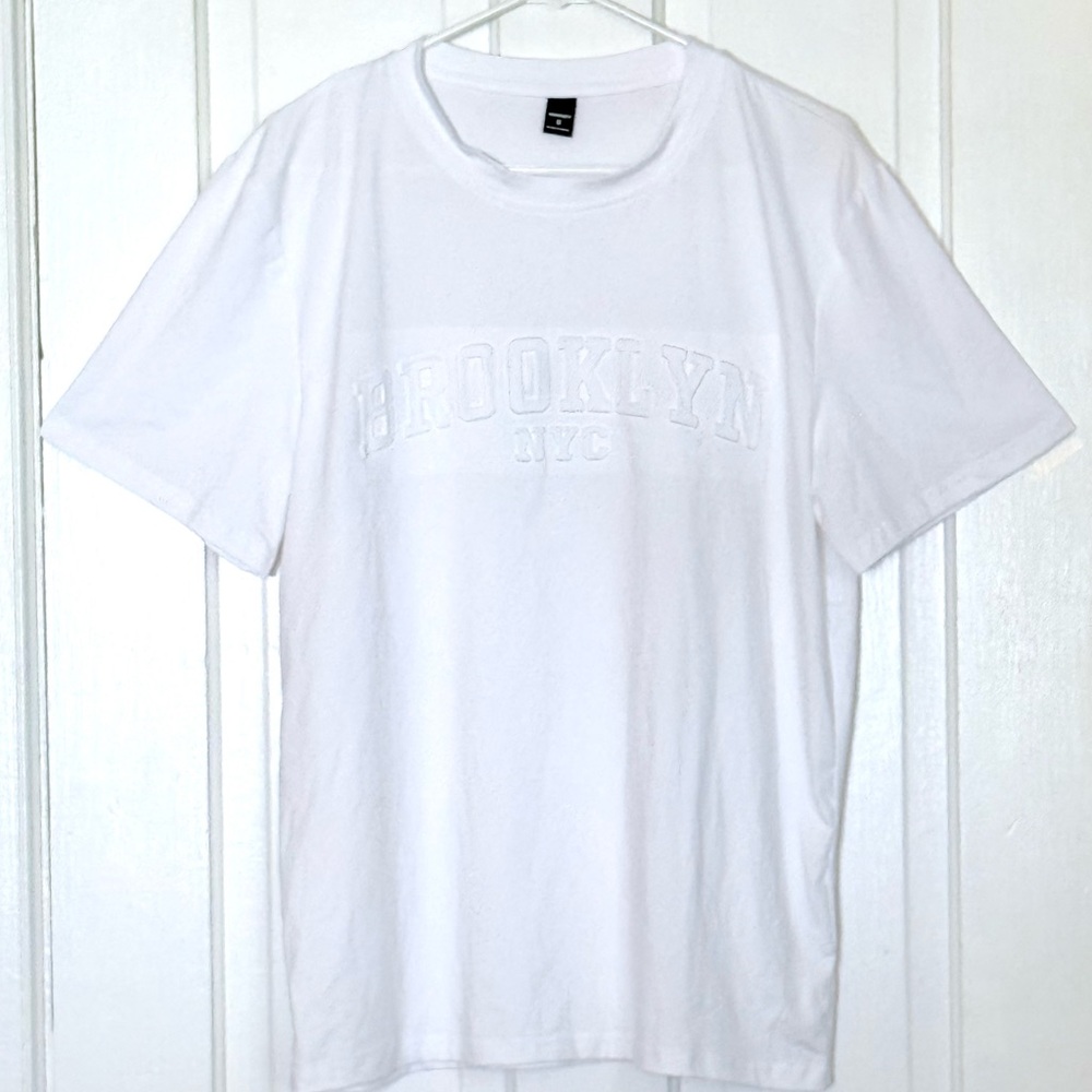 Manfinity All White Embossed Brooklyn NYC Design Tshirt Medium